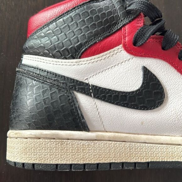 Nike Air Jordan’s, Womens 1 Retro High OG Satin Red, Size 6.5, like new! - Picture 10 of 10